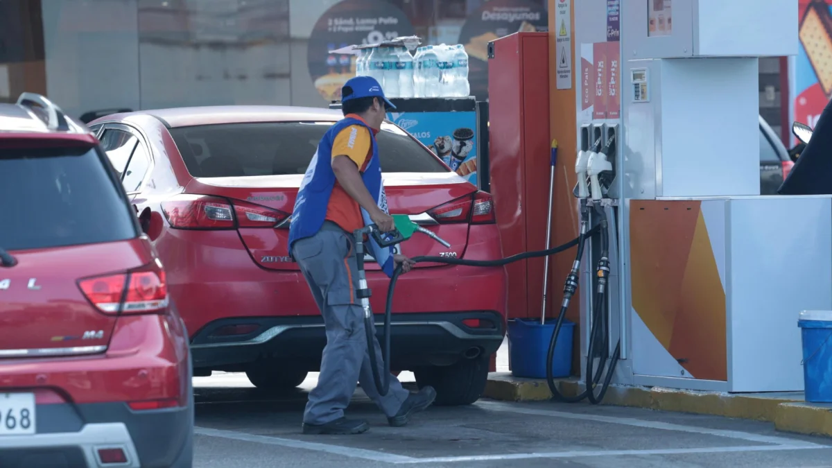 Algunas gasolineras de Guayaquil tienen falta de diésel.