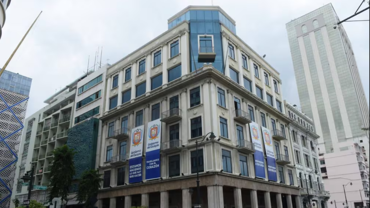 Edificio de la prefectura del Guayas.
