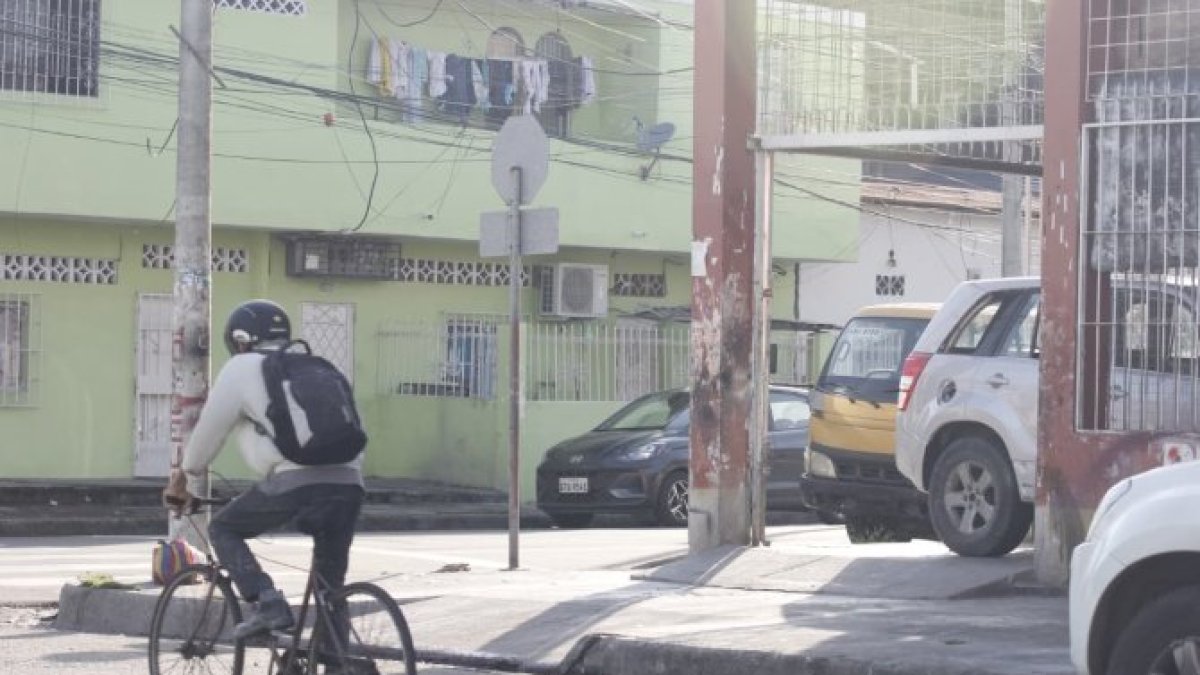 Los residentes del sector están atemorizados por el asesinato de un adolescente.