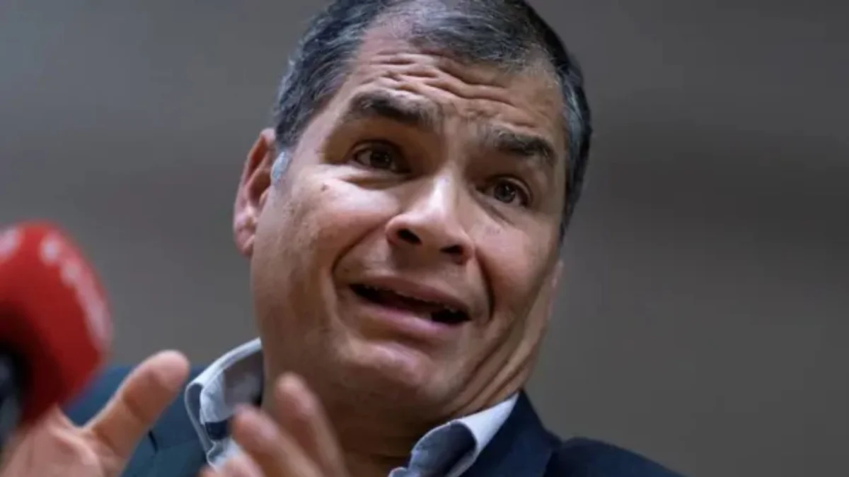 El expresidente y líder de la Revolución Ciudadana arremetió contra la prefecta Marcela Aguiñaga