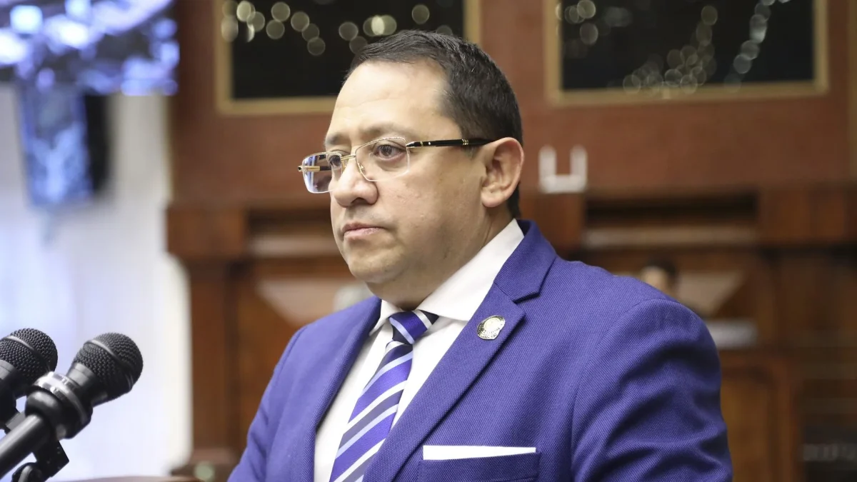 El contralor, Mauricio Torres, es aliado de los funcionarios públicos que no quieren exponer el incremento sospechoso de su patrimonio.