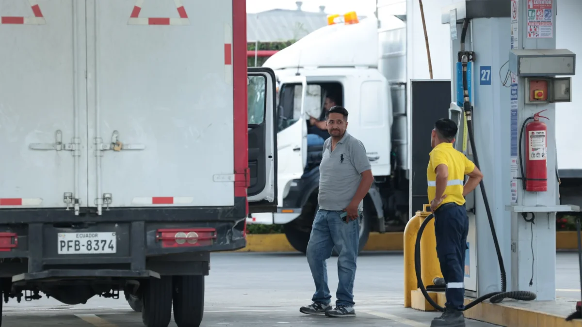 Esta semana, los conductores no solo se han quejado por los altos precios, también por la escasez de diésel.