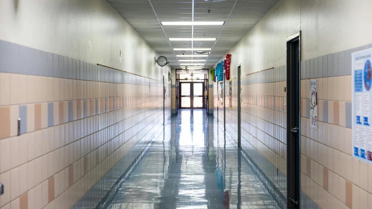 La convivencia escolar enfrenta desafíos entre familias, estudiantes y maestros.