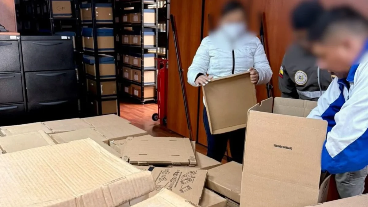 Policía del Ecuador investiga posible corrupción interna hoy, a nivel nacional, para reforzar controles y transparencia