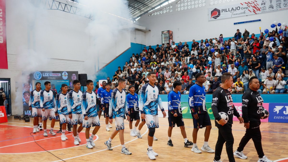 La final de la Liga Colegial de Ecuavóley se disputó entre Aampetra y Simón Bolívar.
