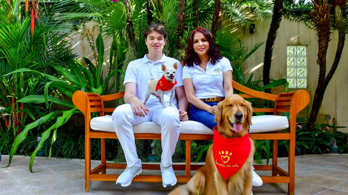 Haaland y Messi, los protagonistas de Sonrisas con cola, junto a Alexander y Maritza