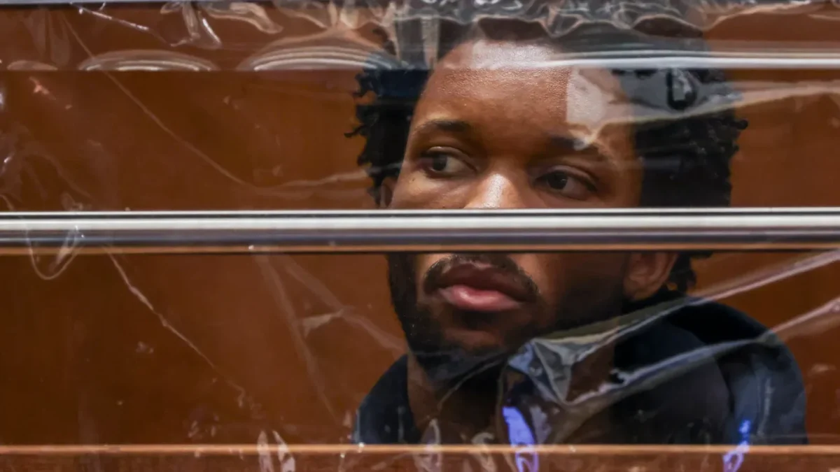 El 20 de abril, d4vd se enfrentó a una primera comparecencia ante el juzgado.