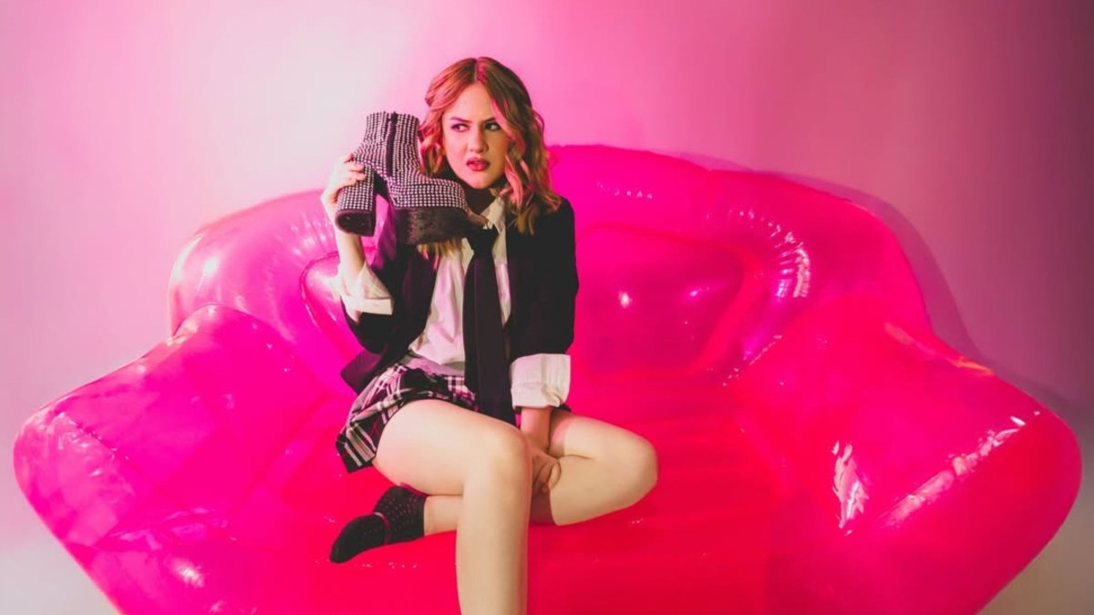 Mar Rendón presenta su nueva imagen.