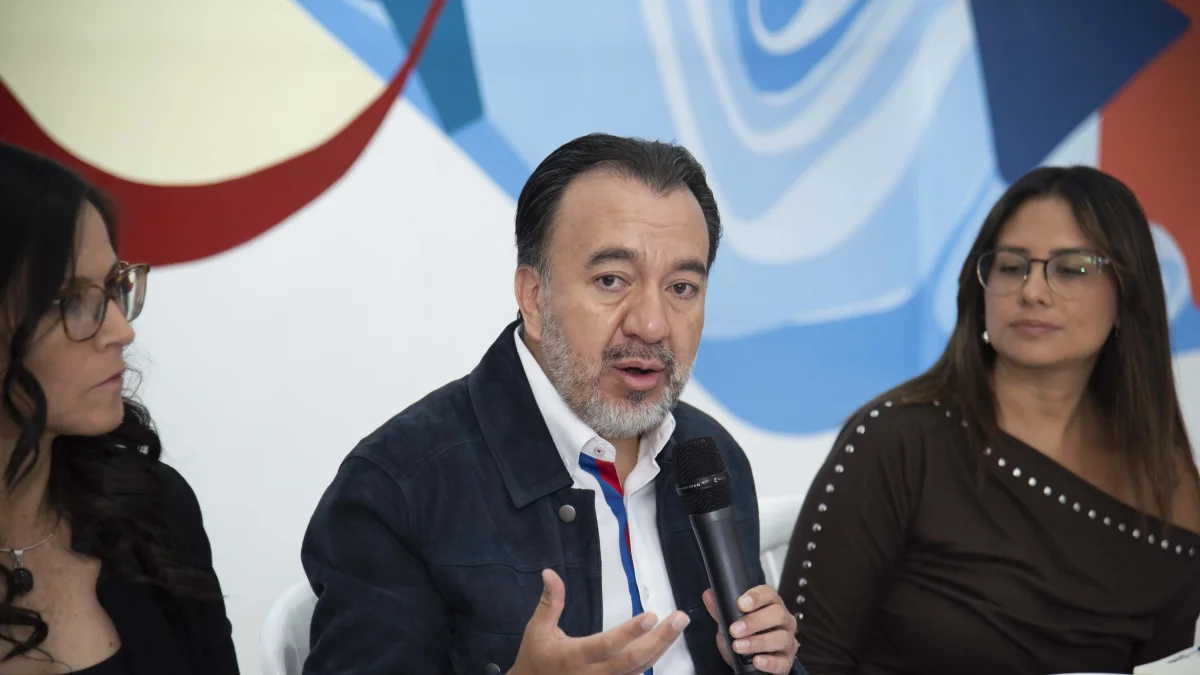 Pabel Muñoz durante un conversatorio con medios de comunicación este 23 de abril de 2026.