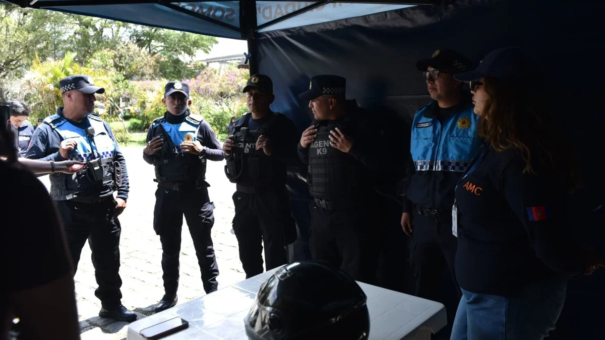 Cumbayá. Se instalaron dos Puestos de Mando Operativos. Los integran entidades municipales como AMC, Cuerpo de Agentes, Bomberos y AMT.