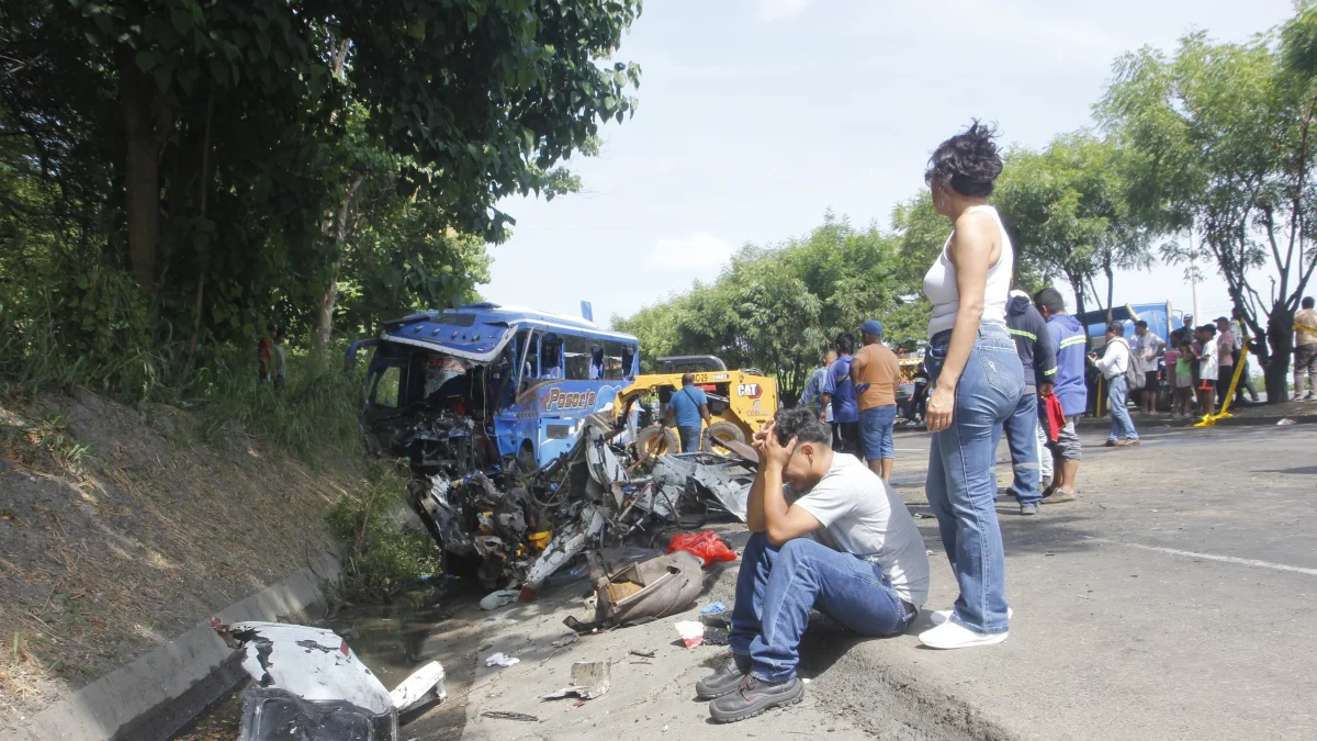 El accidente  de este jueves dejó decenas de afectados.