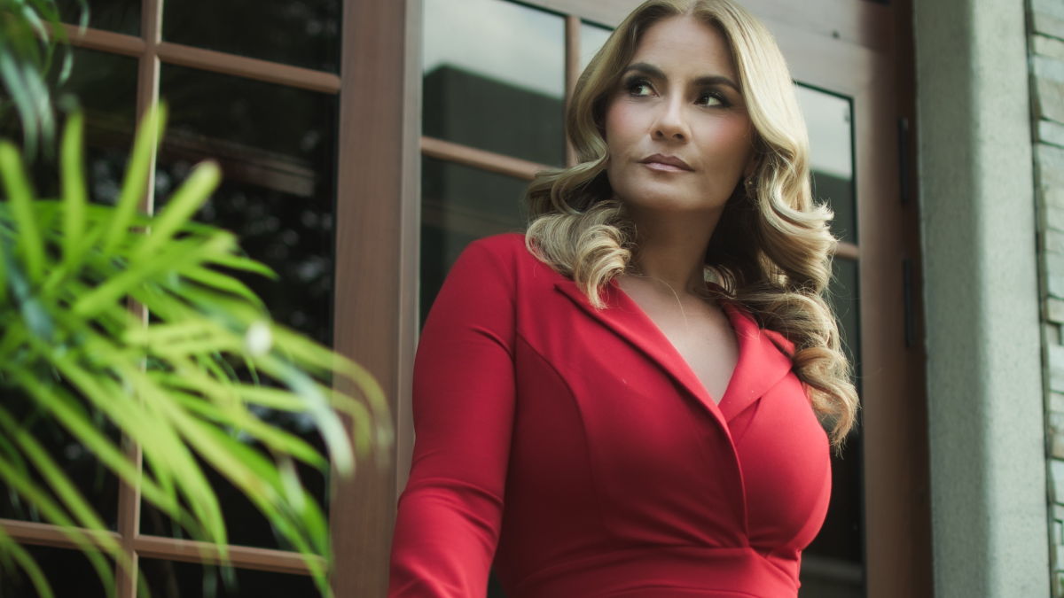 Jacqueline está dedicada a la radio, al contenido digital para marcas y a su negocio multinivel.