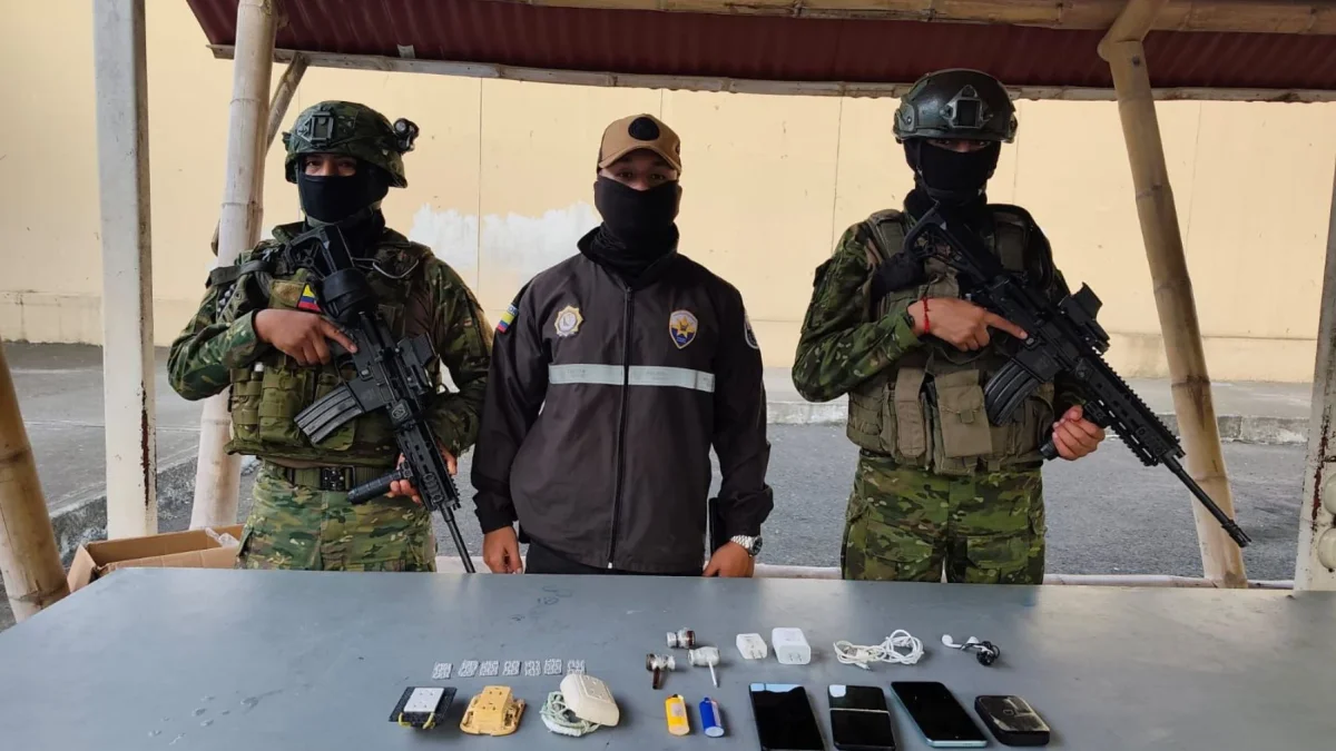 Gobierno de Noboa activa bloqueo total de celulares en cárceles de Ecuador desde 2026 para frenar delitos desde prisión