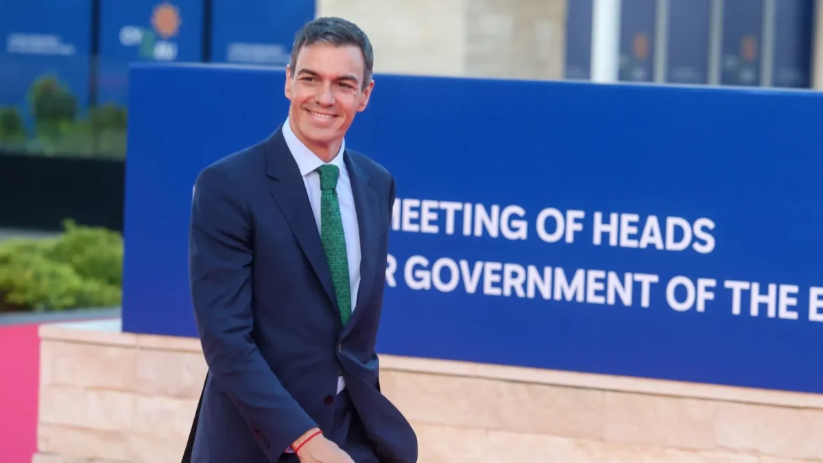El presidente del Gobierno español, Pedro Sánchez, llega a una reunión informal de Jefes de Estado de la UE en Agia Napa, Chipre, el 23 de abril de 2026.
