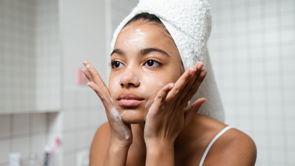 Referencial. Rutinas equivocadas pueden dañar la piel más de lo que ayudan.