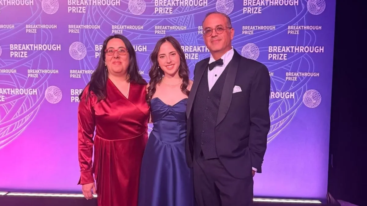 Matea Cañizares alcanzó un hito al convertirse en la primera ecuatoriana en ganar el Breakthrough Junior Challenge, gracias a un video que explica de manera creativa el plasma de quarks-gluones