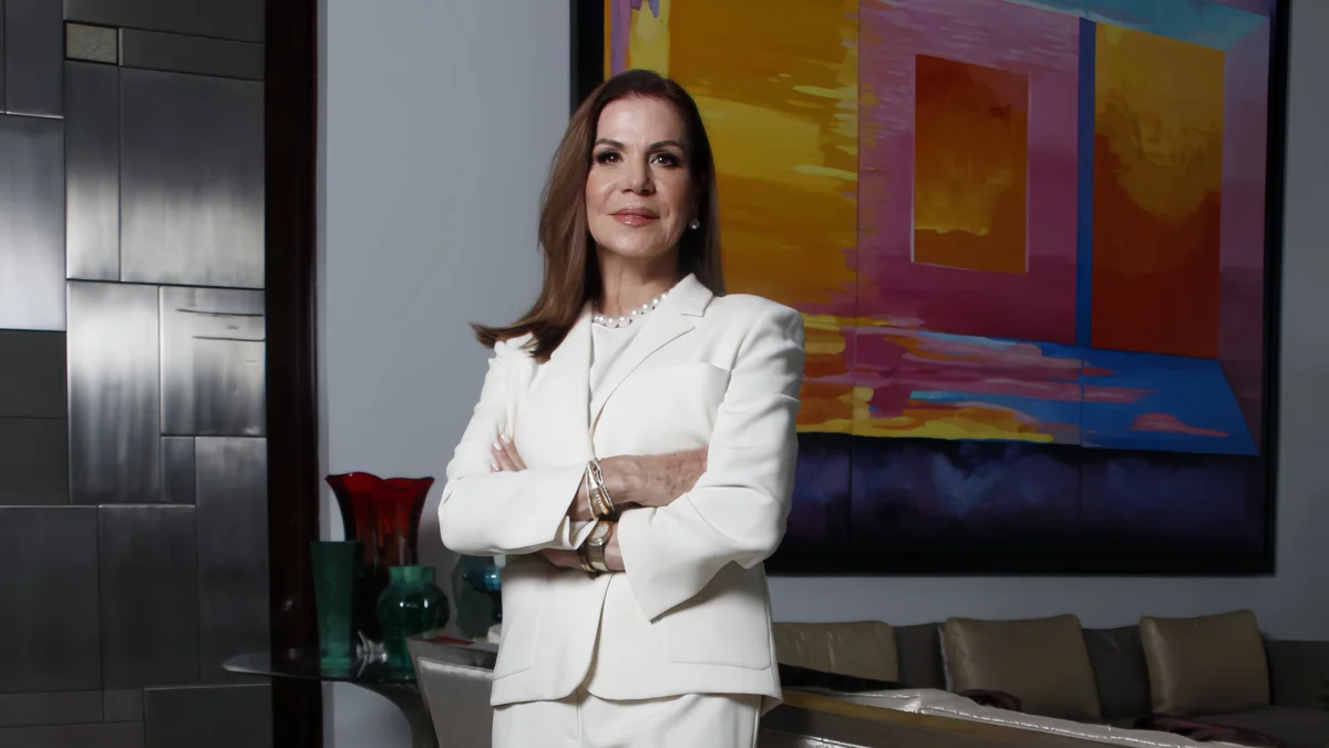 Su vida ha estado marcada por abrir oportunidades a miles de estudiantes de escasos recursos.