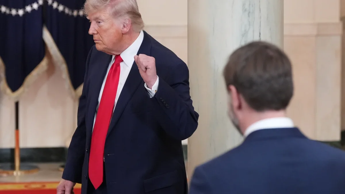 Donald Trump fue evacuado durante una cena en Washington tras reportes de disparos.