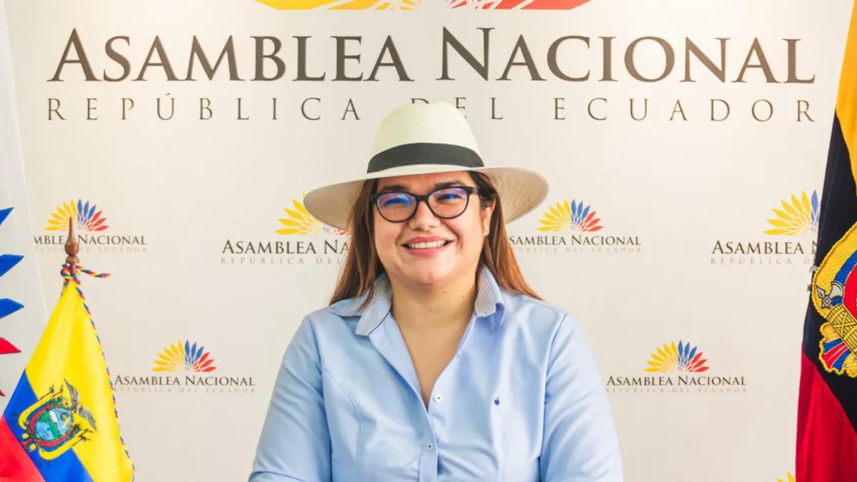 La legisladora Annie Muñoz reemplazó a Santiago Díaz, quien a su vez era el suplente de Priscila Schettini.