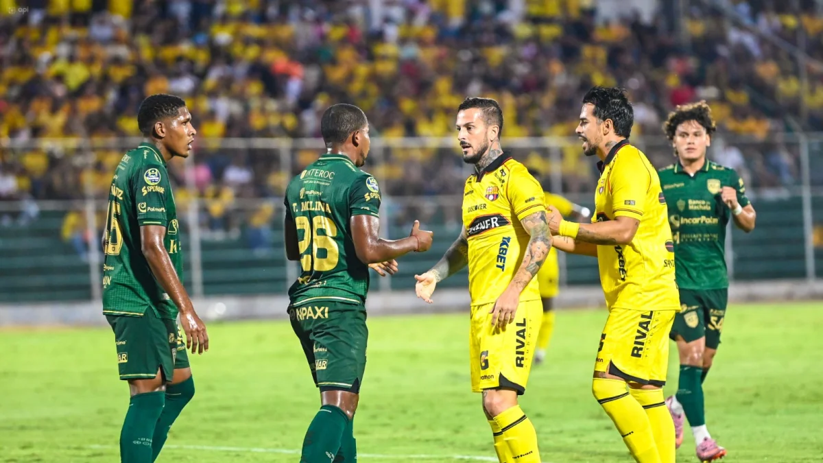 Darío Benedetto en un pasaje del partido ante Orense, el Pipa hizo el gol de Barcelona SC.
