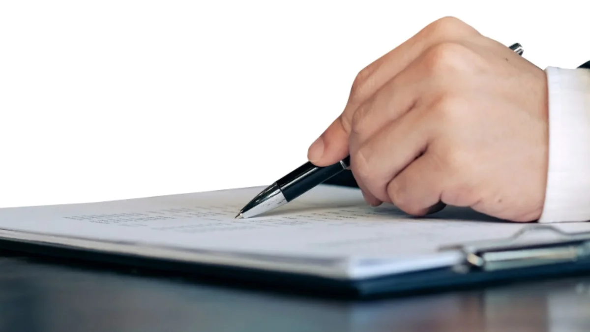 Referencial. ANT denunció el 27 de abril en Fiscalía de Pichincha irregularidades en salvoconductos del transporte público.