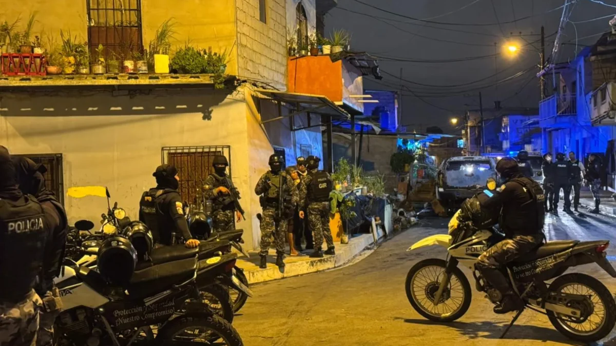 Autoridades realizaron operativos en Machala tras el hecho registrado en Puerto Bolívar, donde se investiga el uso de un vehículo modificado para simular funciones policiales.