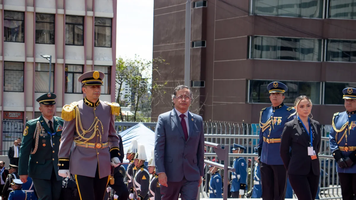 El 24 de mayo de 2025, Gustavo Petro arribó a Ecuador para la posesión de Daniel Noboa en la Asamblea Nacional
