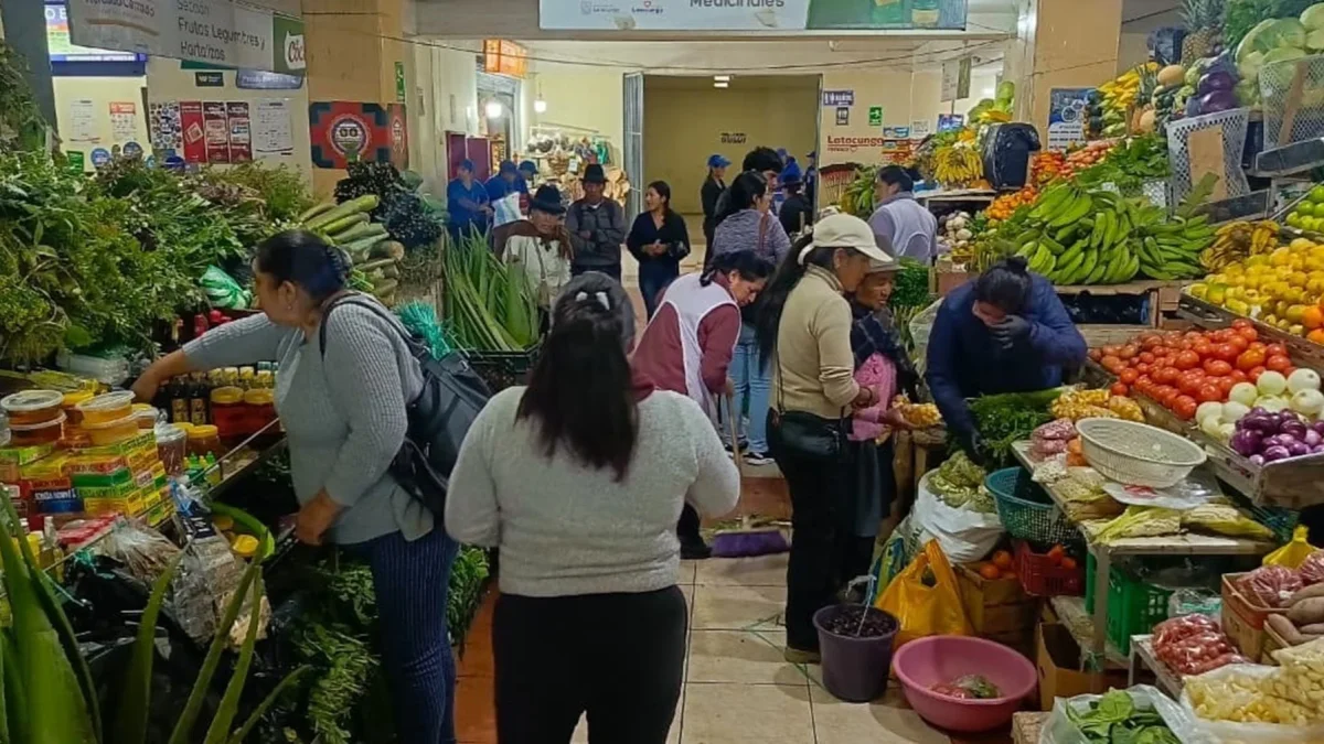 El informe precisa que el problema en Ecuador no responde únicamente a la disponibilidad de alimentos, sino al acceso económico.