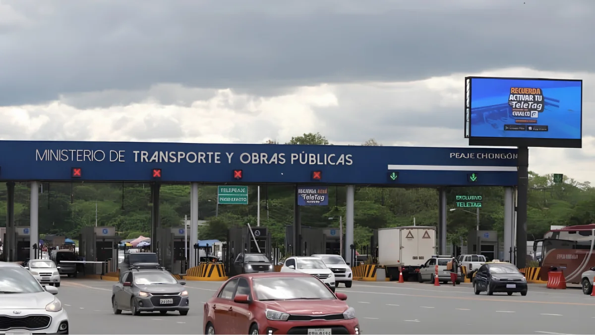 Un accidente de tránsito en la Vía a la Costa, a la altura del peaje de Chongón, dejó como saldo la muerte de una niña de seis años.