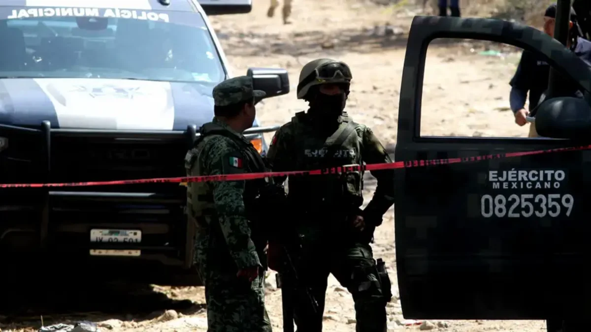 El operativo, ejecutado por más de 500 militares en Nayarit, culminó cuando el capo intentaba huir por un desagüe.