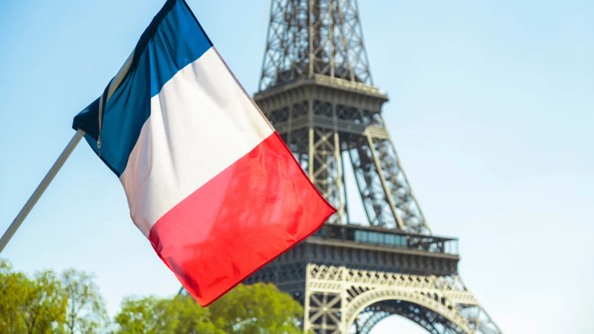 La Embajada de Francia en Ecuador anunció la apertura de su convocatoria 2026 para becas completas de maestría.