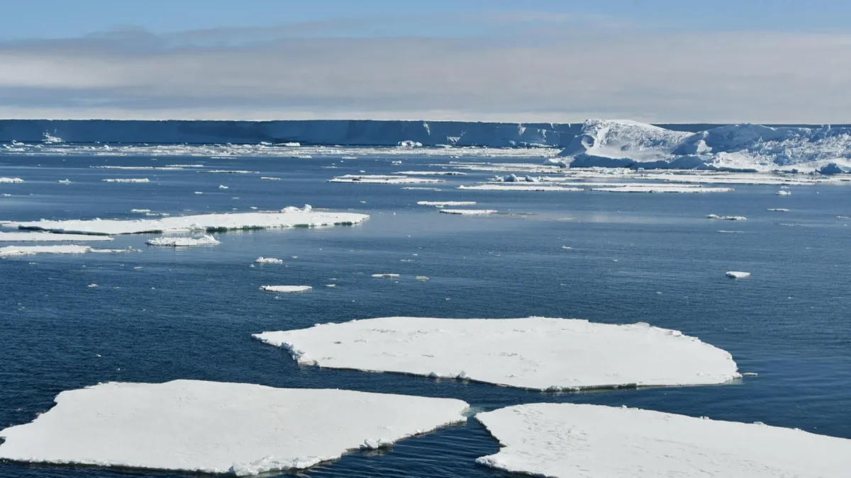 Las aguas cálidas de las profundidades oceánicas están ya acercándose peligrosamente a la Antártida.