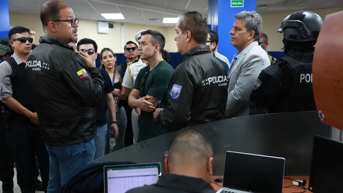 El presidente Daniel Noboa participó en los allanamientos a las oficinas de CNEL.