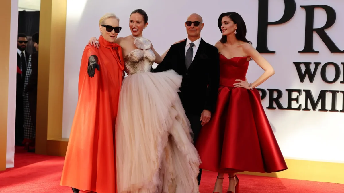 Los actores Meryl Streep (i), Emily Blunt (2-i), Stanley Tucci (2-d) y Anne Hathaway posan durante el estreno de la icónica película ‘El diablo viste de Prada 2’ este lunes, en el Lincoln Center de Nueva York (EE.UU.).