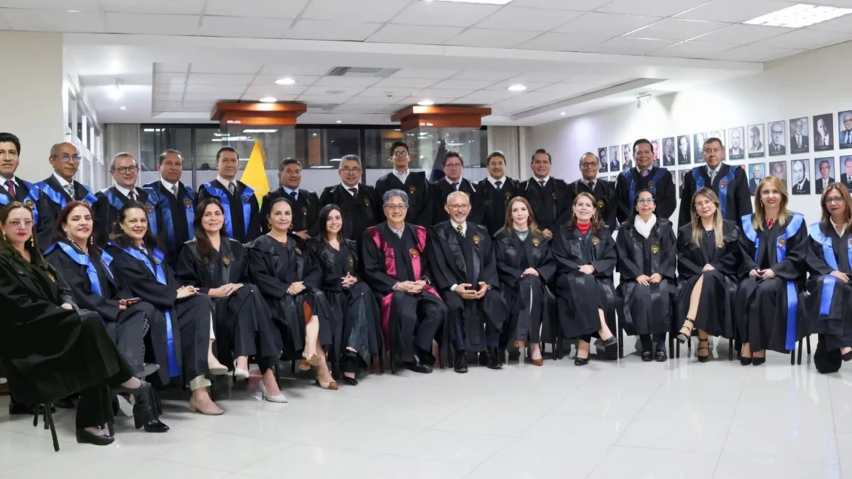 Mercedes Caicedo compartió una fotografía del último encuentro con sus compañeros de la Corte de Justicia.