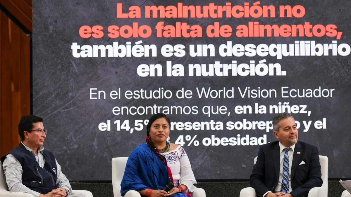 El panel en Quito destacó la importancia de la alimentación escolar para combatir la desnutrición crónica infantil.