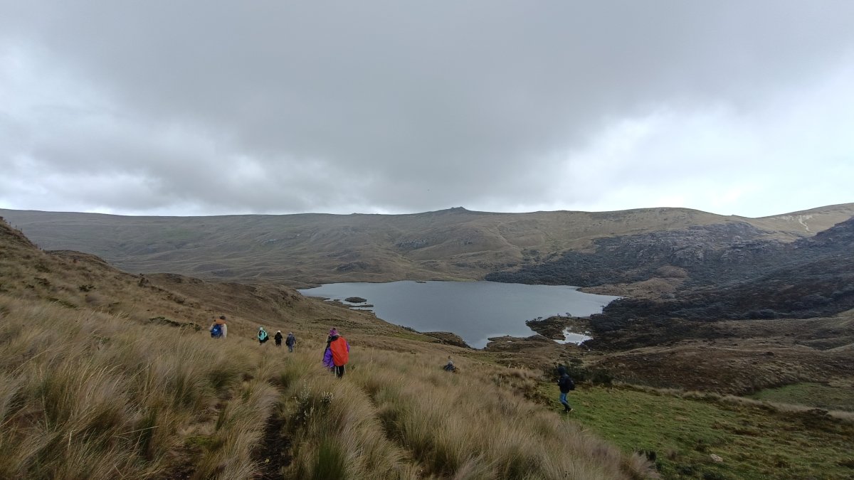 La laguna de Gengeno es la naciente de uno de los afluentes del río Yanuncay.
