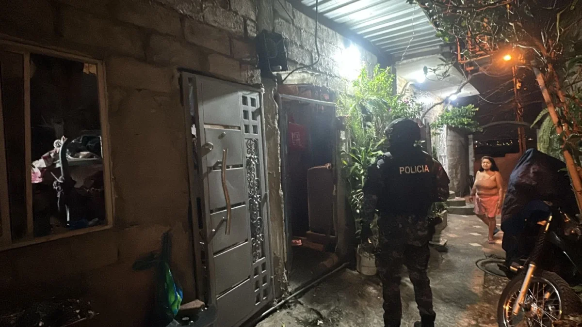 Operativo Libertad E-507 permitió la captura de una banda que extorsionaba a comerciantes entre Cuenca y Guayaquil.