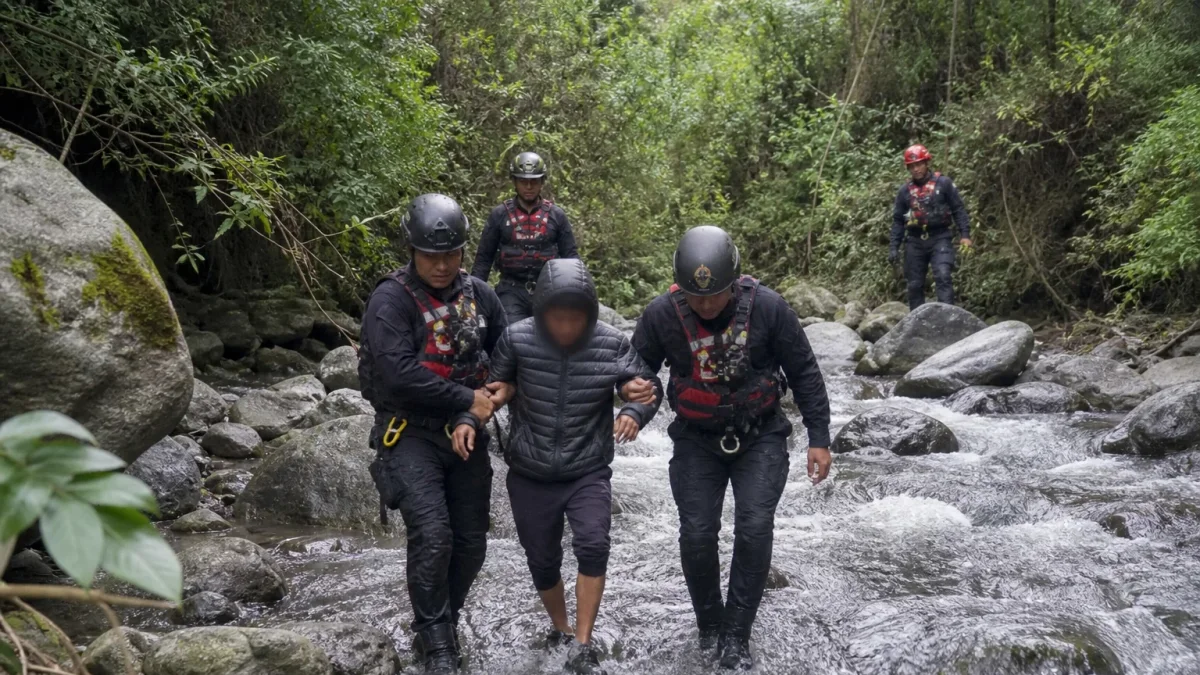 Rescate en Quito: GOE localiza con vida a menor desaparecido en quebrada de Ascázubi