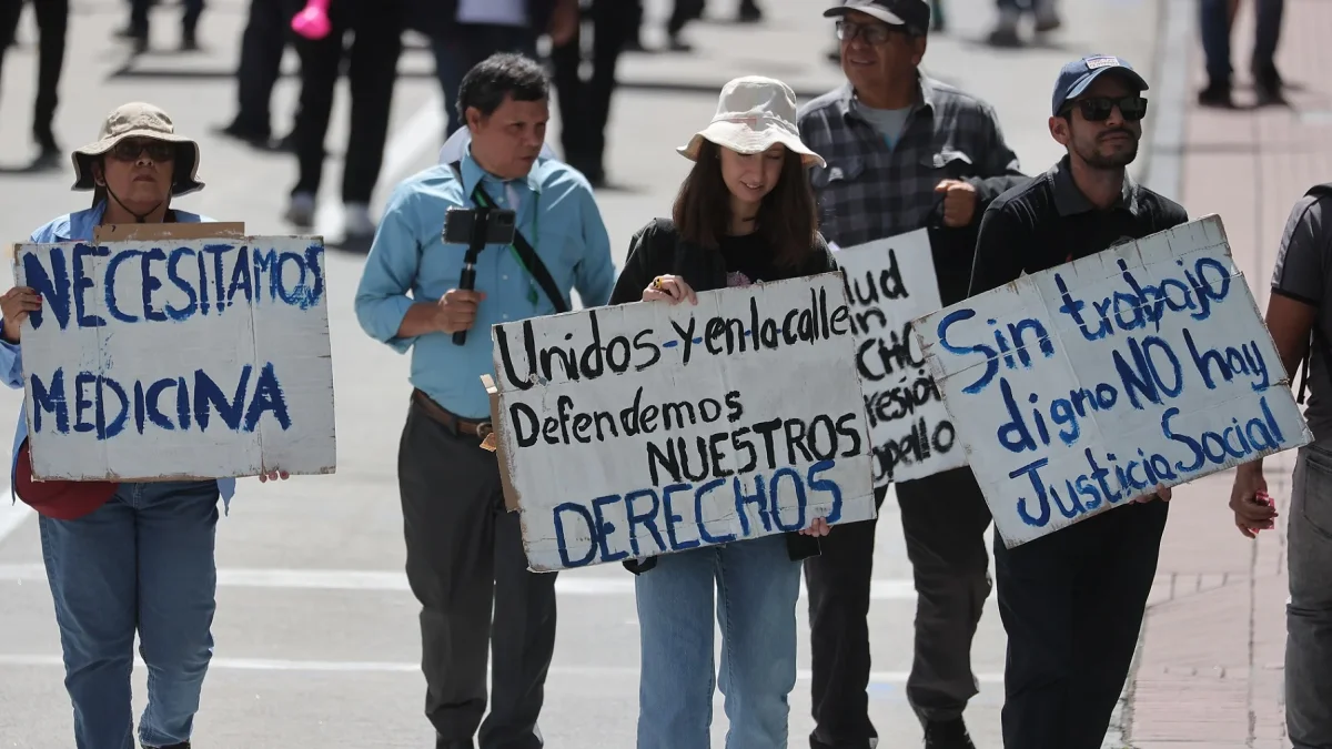 Calles llenas y consignas fuertes marcaron la marcha del 1 de Mayo en Quito