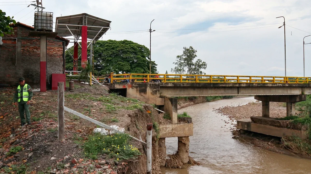 Paso restringido por fallas en puente fronterizo entre Colombia y Venezuela