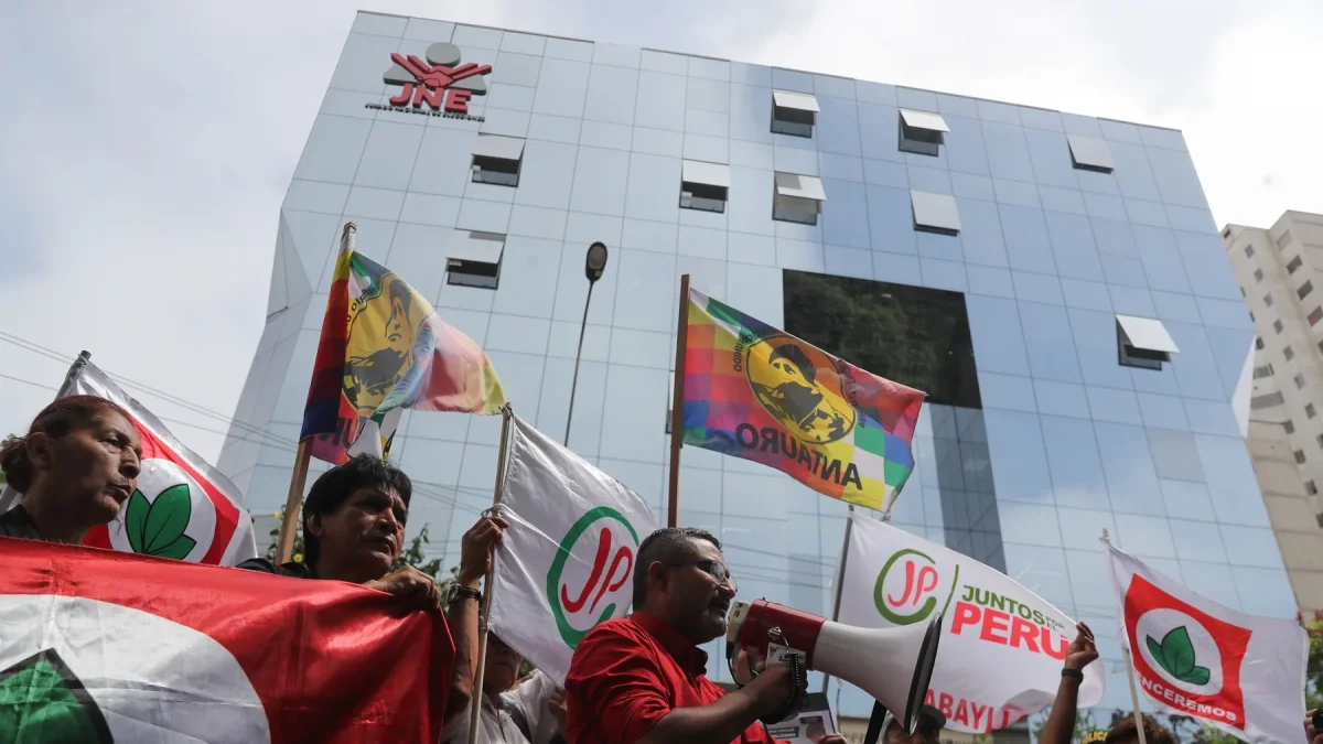 Elecciones en Perú: Alistan auditoría de comicios tras fallas logísticas