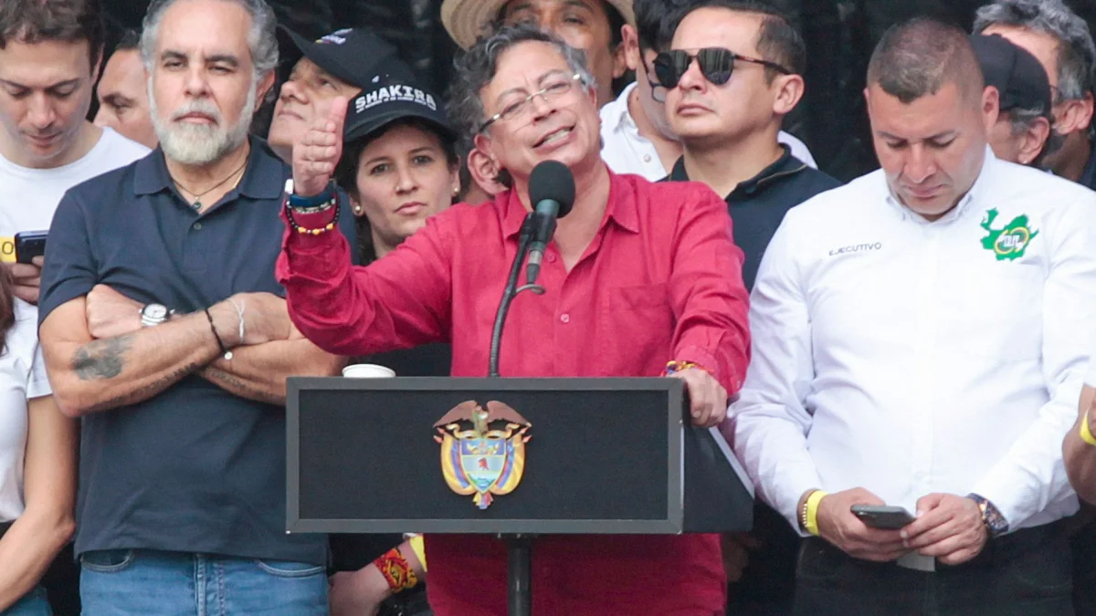 Gustavo Petro acusa a Ecuador por ingreso de armas y explosivos para ataques en el Cauca