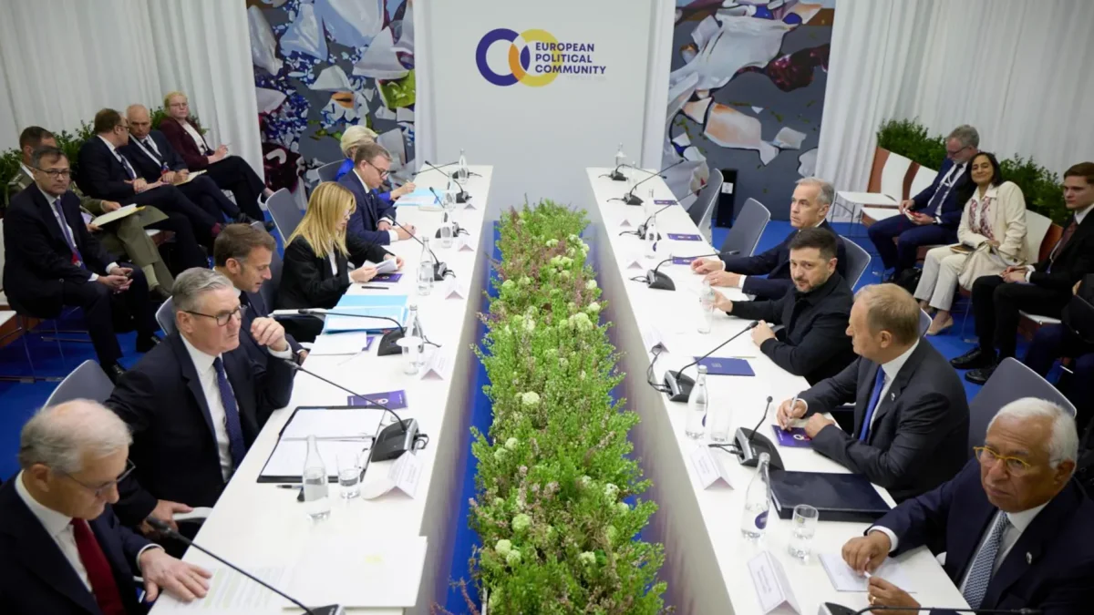 Reunión multilateral sobre Ucrania en la cumbre de la Comunidad Política Europea en Ereván, Armenia, el 4 de mayo de 2026.