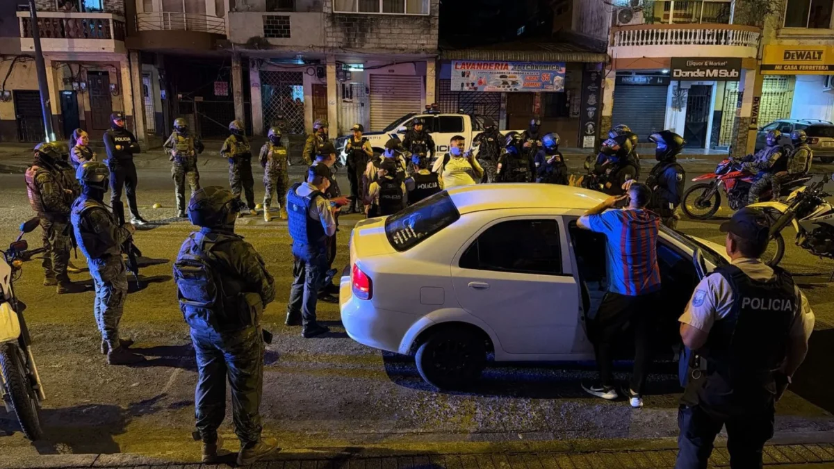 Primer día del toque de queda deja 124 detenidos, informa la Policía tras operativos nacionales.