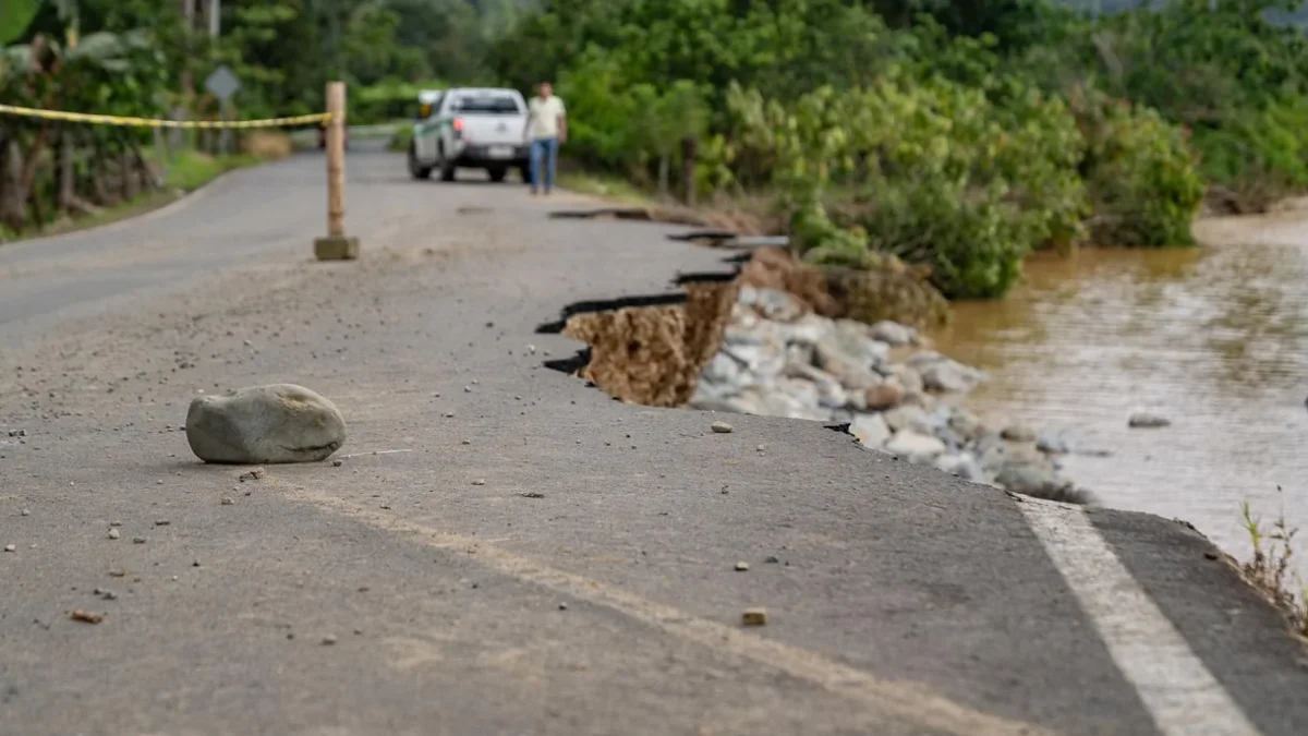 El Gobierno anuncia que el fenómeno de El Niño amenaza puede llegar, mientras que el dragado de ríos, el mantenimiento de puentes y la limpieza de alcantarillas siguen pendientes.