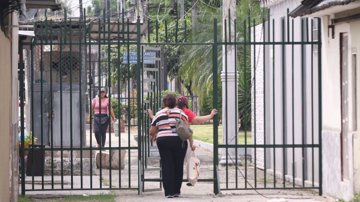 Los Ceibos en Guayaquil: moradores incumplen horar