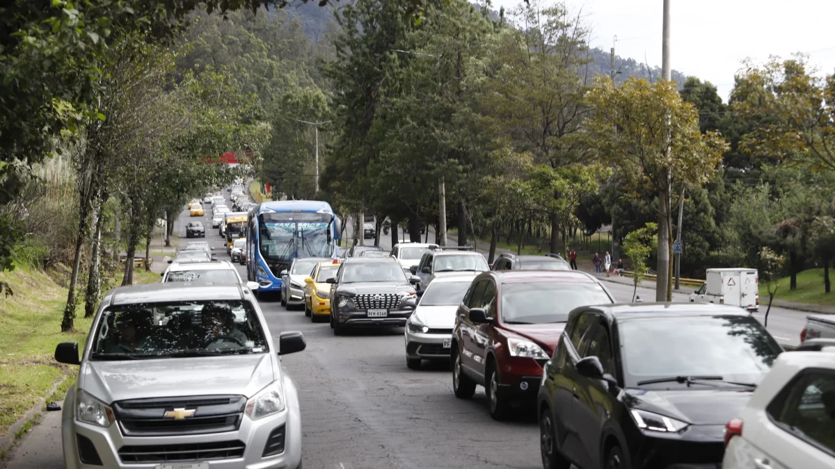 La restricción vehicular conocida como pico y placa se suspende la tarde de este 5 de mayo de 2026.