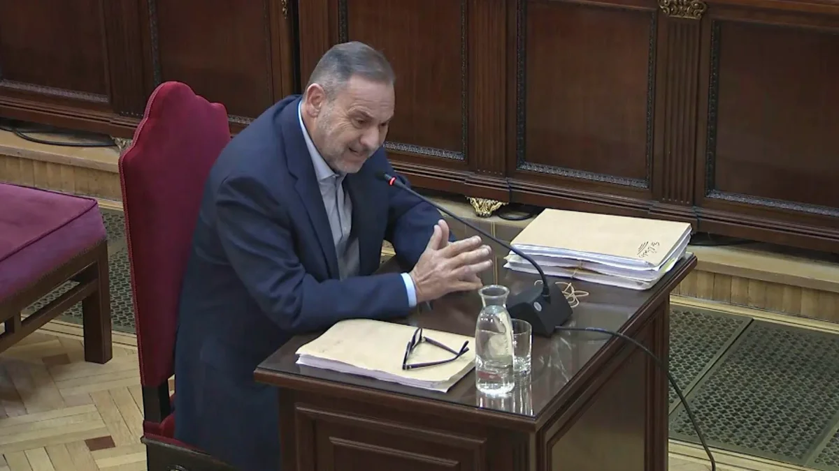 Captura de la señal del Tribunal Supremo en la que aparece el exministro José Luis Ábalos durante su declaración, este lunes.