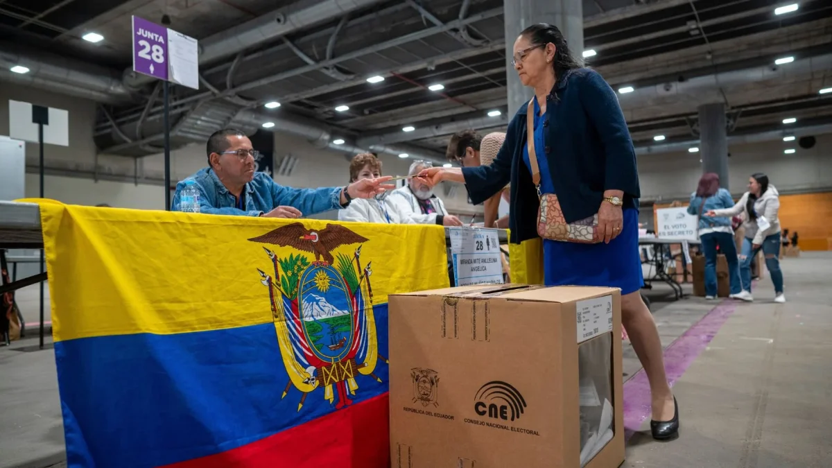 Tanto RC como ADN cuentan con una base electoral sólida de alrededor del 30 % cada uno, con la que disputan el poder, pero coinciden en actitudes populistas para instaurar un régimen autoritario.